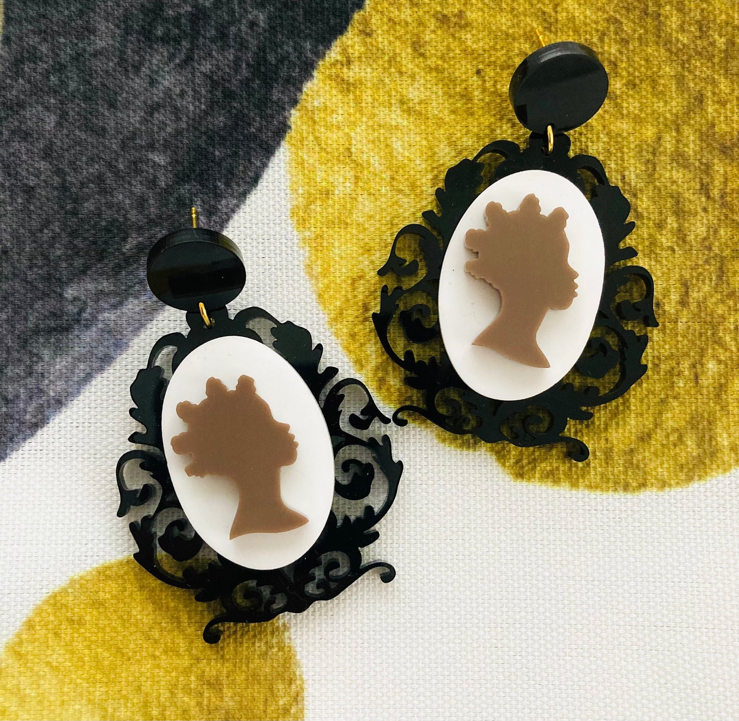 Cameo Noir Earrings