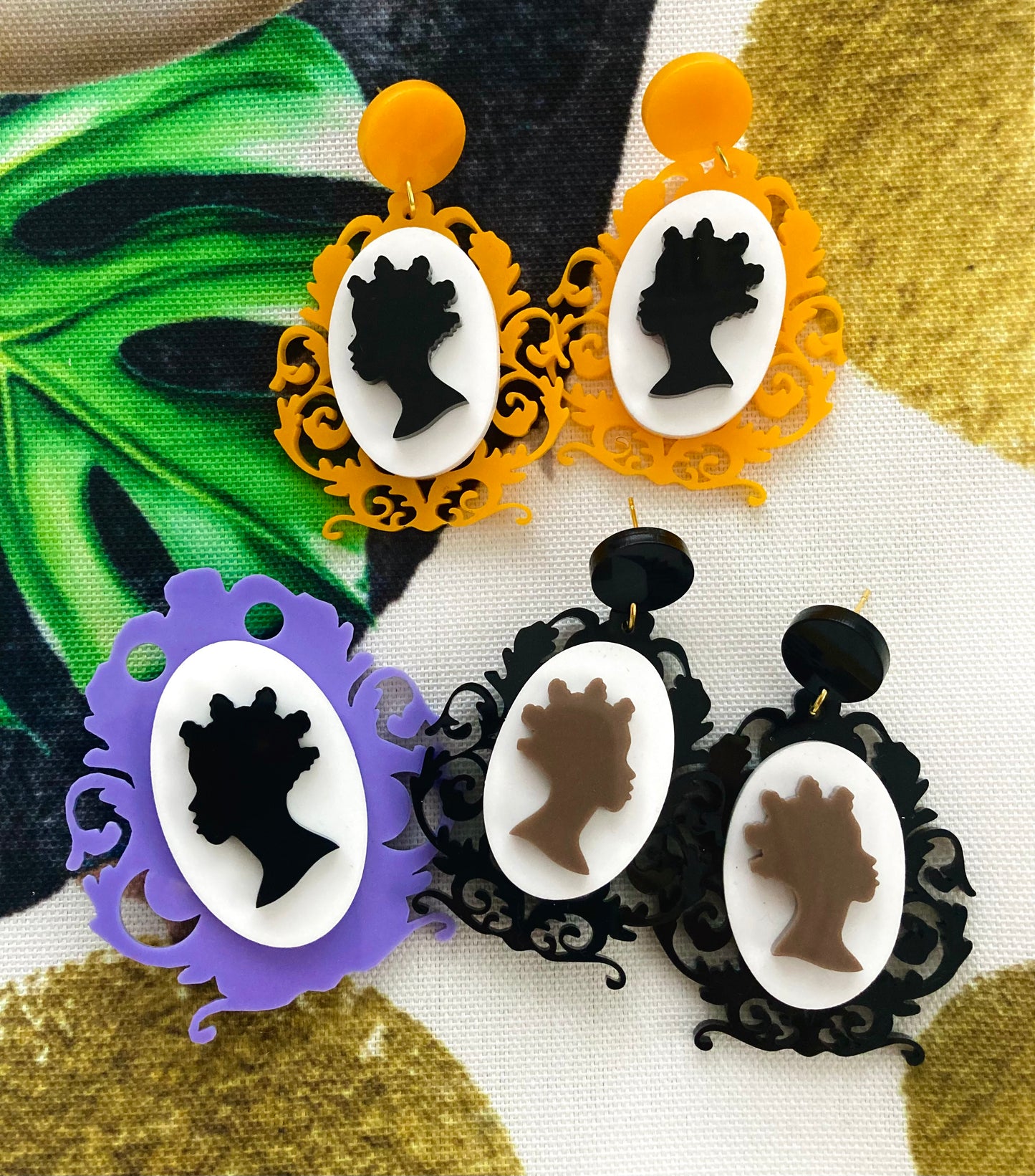 Cameo Noir Earrings